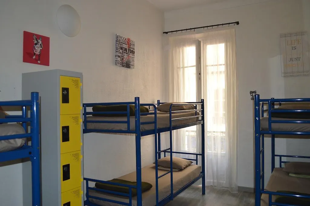 Backpackers Chez Patrick-1